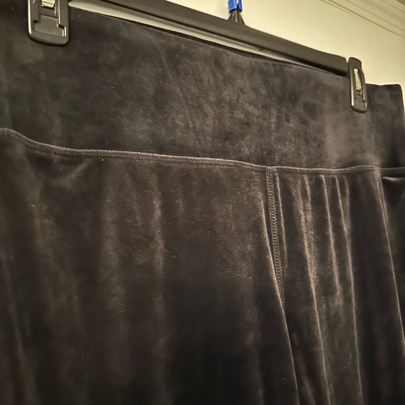 Velvet Leggings-NWOT Size 18/20 - Picture 3 of 7